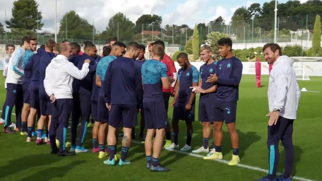 Les Olympiens Souhaitent Un Joyeux Anniversaire A Andre Villas Boas Video Dailymotion