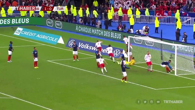 Fransa'daki maçın görünmeyen yüzü: Türk polisi terör yandaşlarının provokasyonunu engelledi