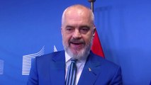 Negociatat/ Hahn: Nëse nuk ndodh, nuk është për faj të Shqipërisë - Lajme - Vizion Plus