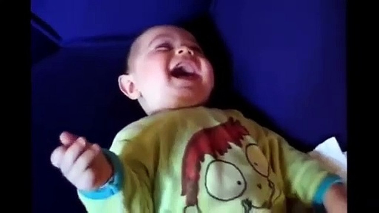 MAMIE REPOST FOU RIRE DE BEBE