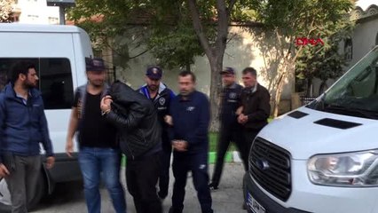 Firari dolandırıcı yeni kurduğu çeteyle yakalandı, 'bunda ne var? dedi