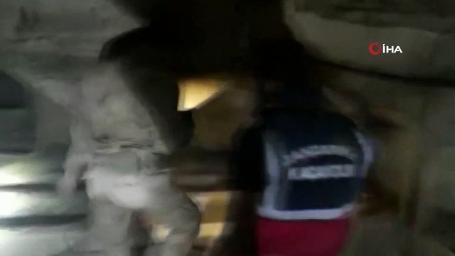 Tarihi eser kaçakçılarına operasyonda 1500 yıllık mezar odaları bulundu