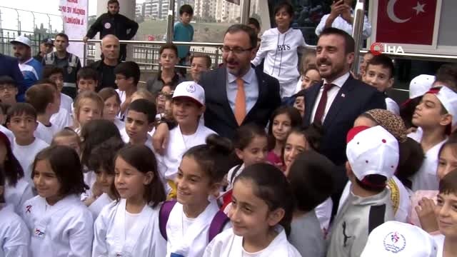 Bursa'nın ilk Olimpik Buz Pateni-Hokeyi Salonu açıldı