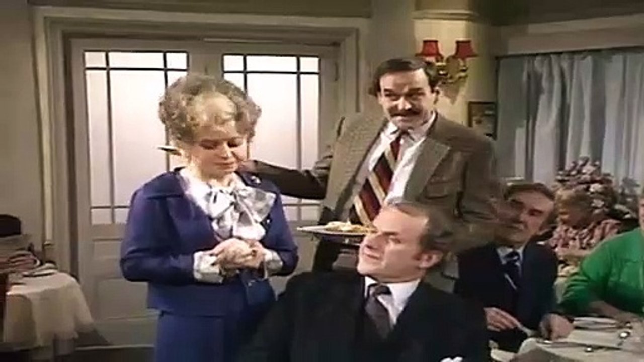 Fawlty Towers - S02E03 - Waldorf Salad