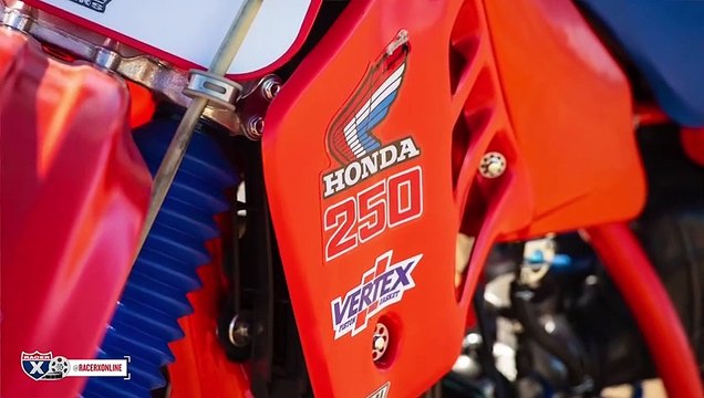 Racer X Films: 1986 Honda CR250 | Garage Build | Rick Johnson | Two-Stroke Motocross