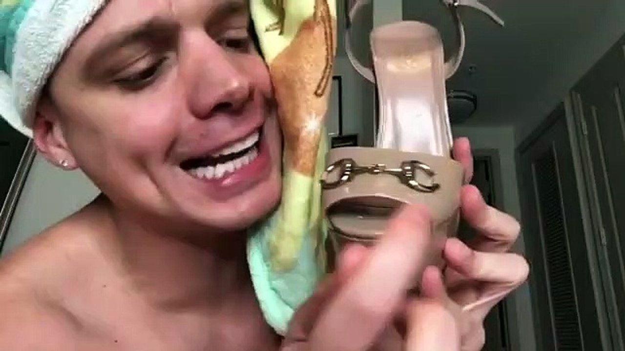 Las mujeres según el tipo de calzado que usan! Videos de humor