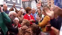 Multitudinaria concentración contra los okupas de la casa de una mujer de 94 años en Portugalete