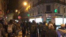 Ils défilent visages masqués dans le centre-ville de Rennes