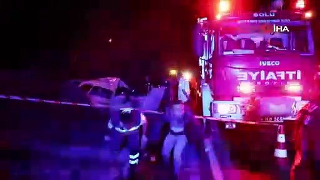 Bolu’da kamyonla çarpışan otomobildeki 3 kişi hayatını kaybetti