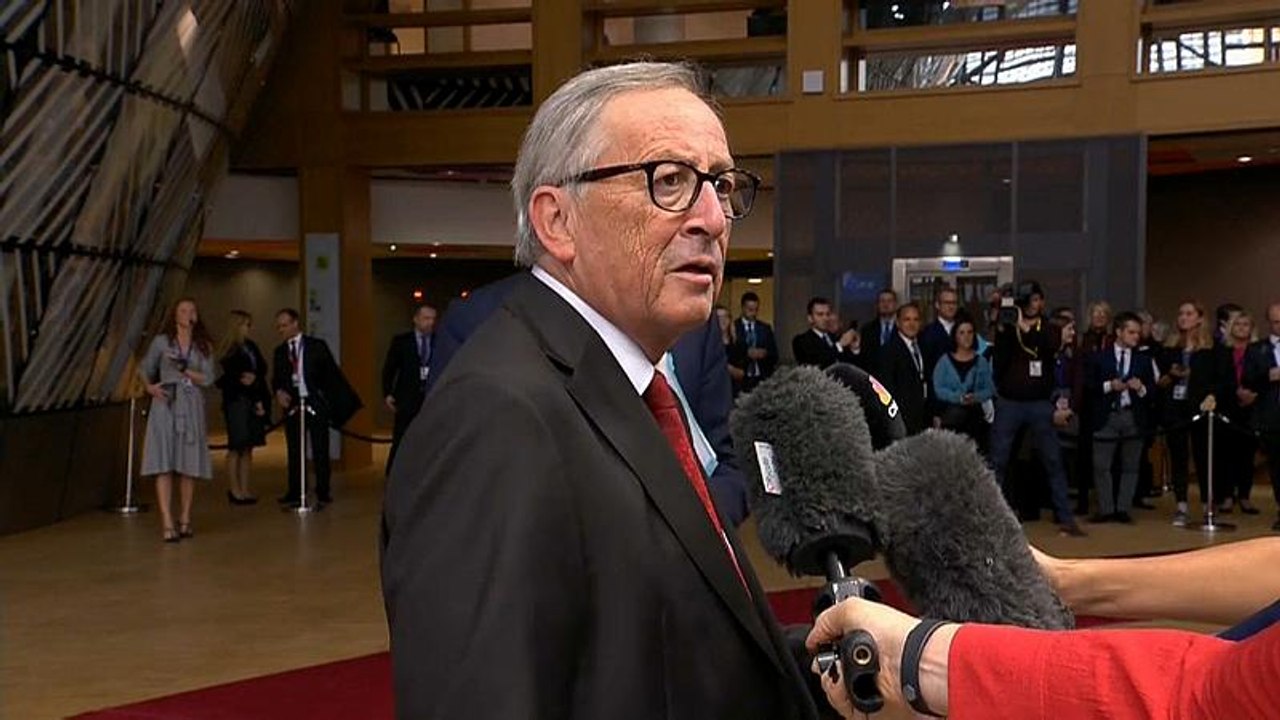 'Ich spreche gerade!' - Juncker herrscht Journalisten an