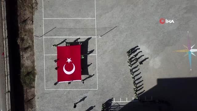 Ahlatlı öğrencilerden Mehmetçik'e destek