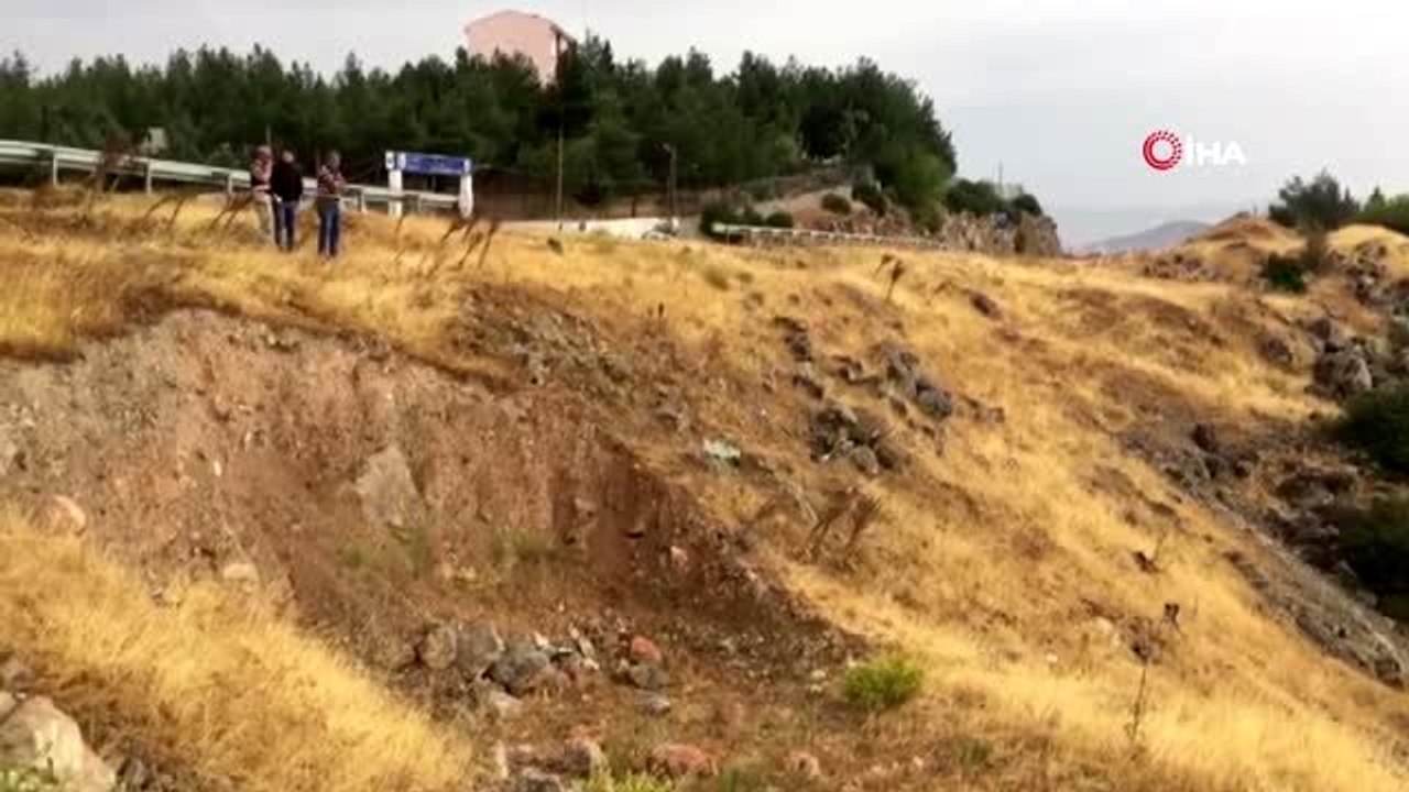 Okul yolunda feci kaza...Türkçe öğretmeni okul yolunda geçirdiği trafik kazasında hayatını kaybetti