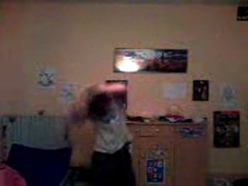 tecktonik (moi qui danse lol)