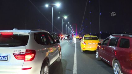 Elindeki silahla 15 Temmuz Şehitler Köprüsü'nde trafiği durdurdu - İSTANBUL