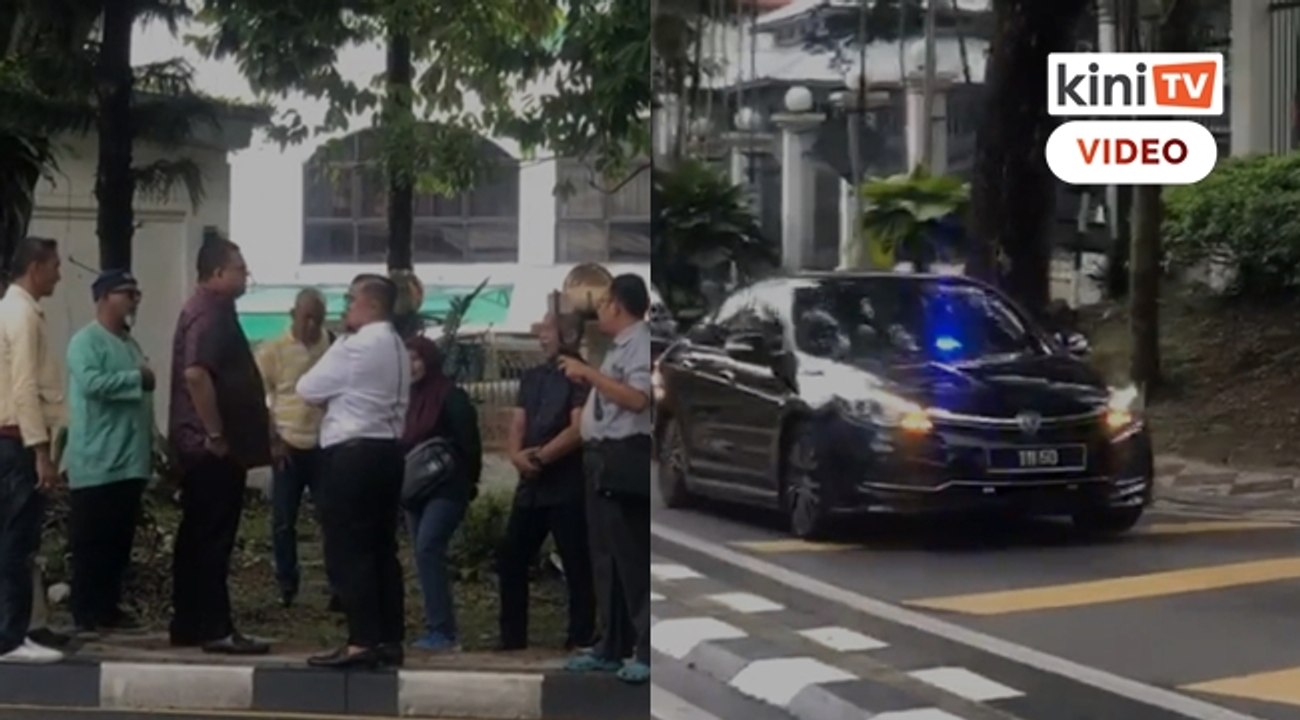 Najib Razak beri keterangan saksi di Bukit Aman