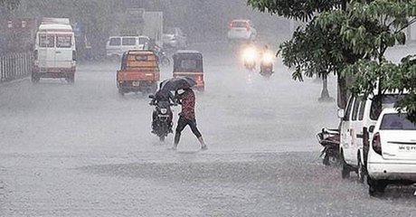 heavy rain in kerala , Travel ban to Ponmudi | Oneindia Malayalam
