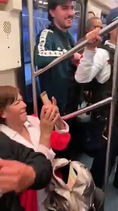 Bajan a Flor Amargo del metro