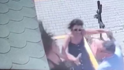 Kadın akademisyene tekme tokat dayak!