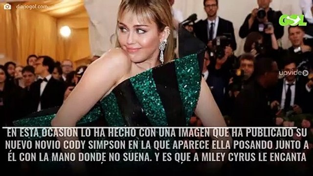 Miley Cyrus le mete la mano y piden a Instagram que censure esta foto
