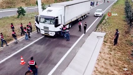 Jandarmadan nefes kesen uyuşturucu operasyonu...Operasyon anı havadan ve karadan böyle görüntülendi