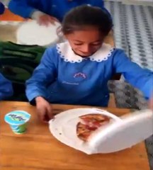 İlk defa pizza gören Iğdırlı çocuğun sorusu duygulandırdı