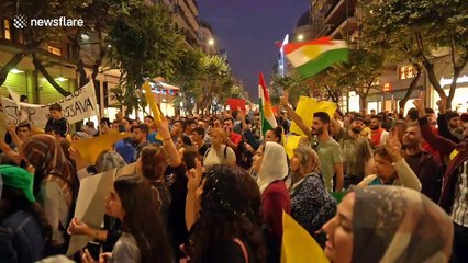 Tải video: Hundreds of Kurdish protesters rally outside US consulate in Thessaloniki, Greece