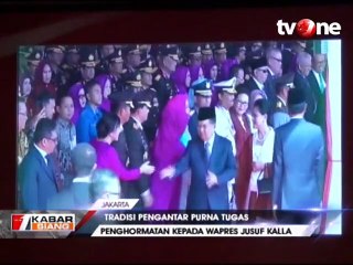 Télécharger la video: Tradisi Pengantar Purna Tugas untuk Wapres Jusuf Kalla