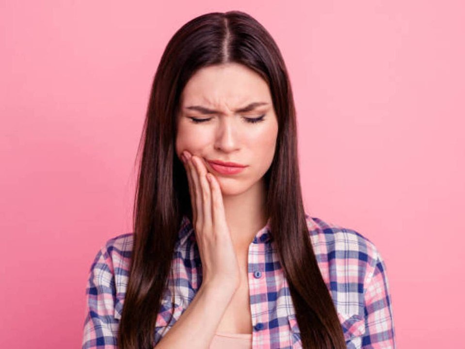 Empfindliche Zähne? So werden Sie den Schmerz los!