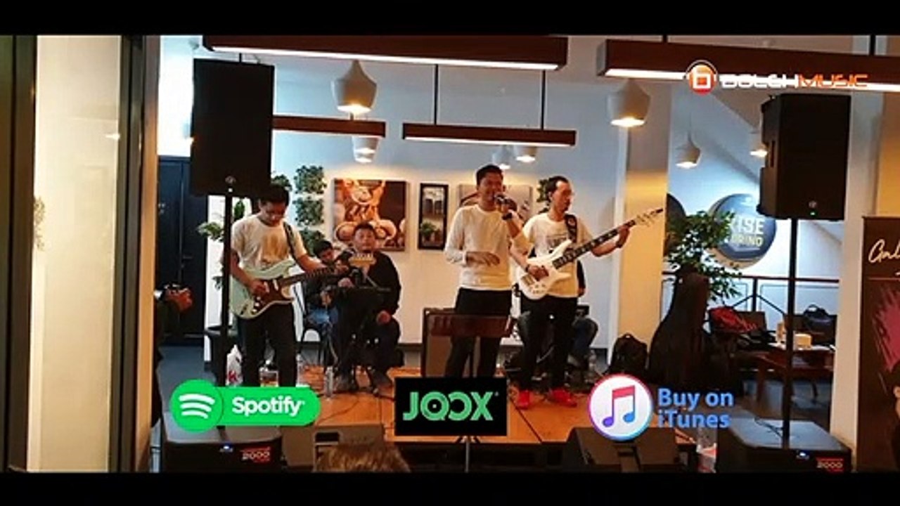 Penampilan Galuh Adiwinata Bersama Harry Toledo