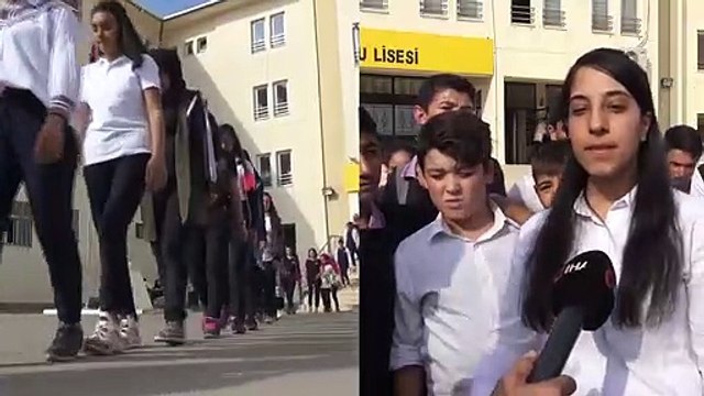 Siverek'te 700 Öğrenciden Mehmetçiğe Ay-Yıldızlı Destek