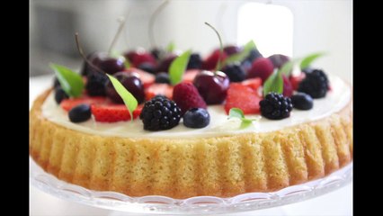 Tarte renversée à la crème diplomate et aux fruits rouges