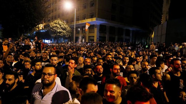 Libano, proteste e scontri a Beirut provocano 2 morti. Il governo contestato