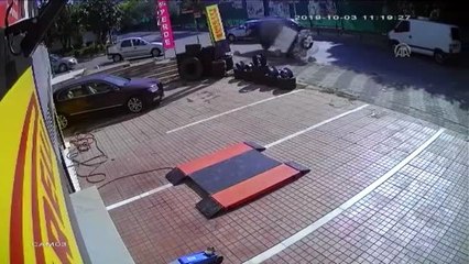 Kaza anı güvenlik kamerasında