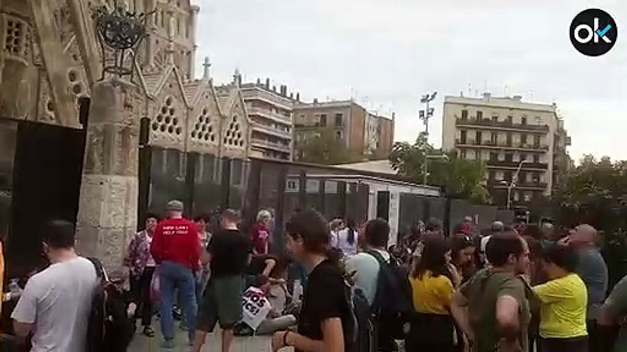 Los independentistas colapsan la Sagrada Familia y las personas que hay dentro no pueden salir