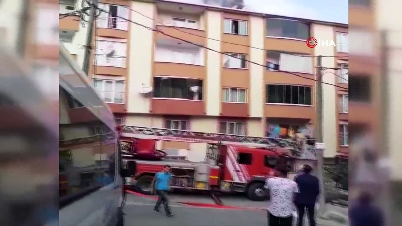 Esenyurt'ta korkutan çatı yangını