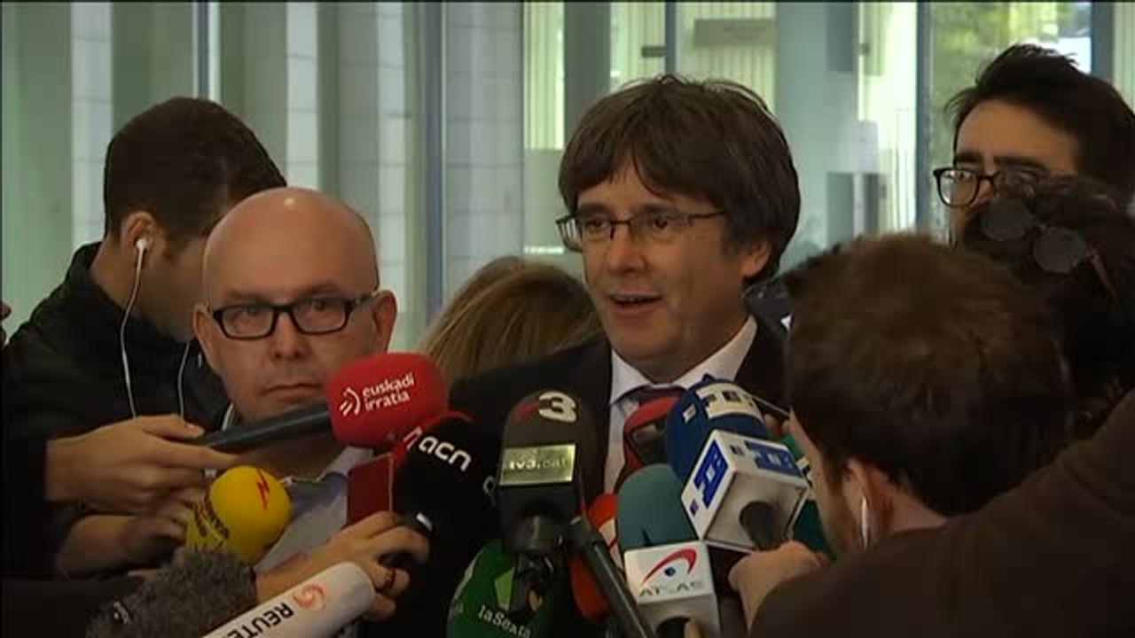 Puigdemont sale en libertad sin fianza tras declarar ante la Fiscalía en Bruselas