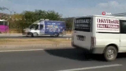 Tırla çarpışan otomobil takla attı: 3 yaralı