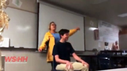 "Profesora tijeras": corta el pelo a sus alumnos a la fuerza mientras canta a gritos el himno de EEUU