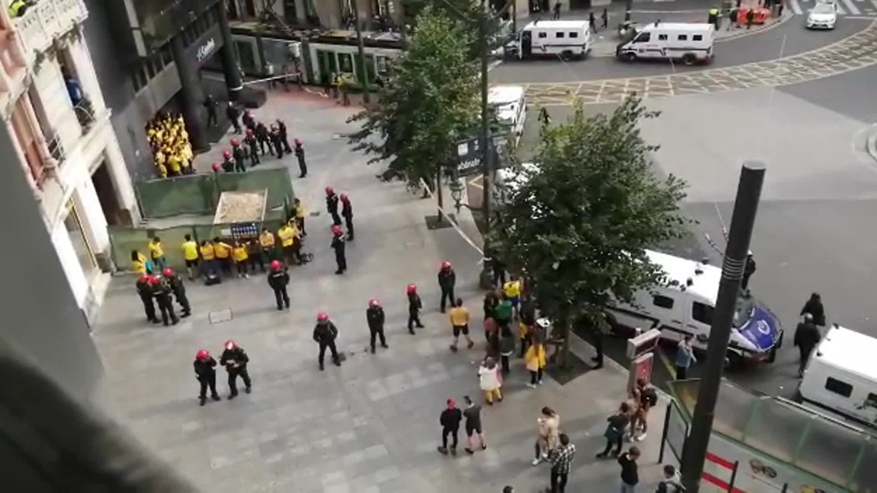 Juventudes de la IA protestan en Bilbao contra las condenas del procés