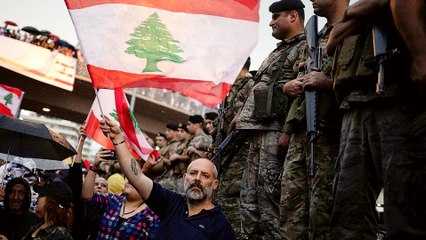Lebanon: Protesters block the roads
