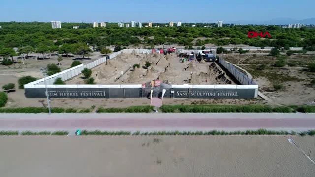 Antalya kumdan heykeller kış boyu açık