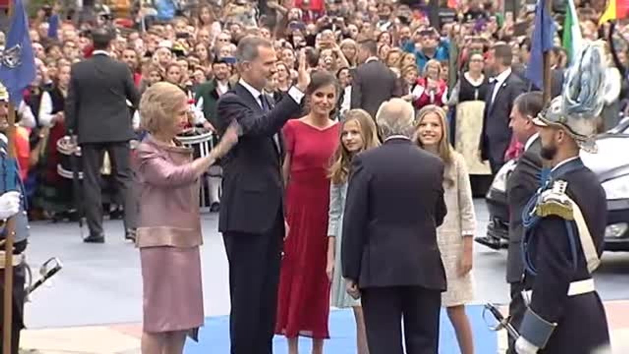 Los Reyes y las infantas llegan al Teatro Campoamor