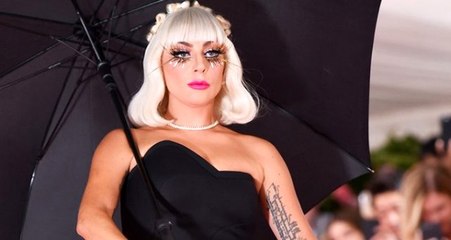 Dünyaca ünlü şarkıcı Lady Gaga'dan çırılçıplak küvet pozu