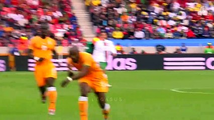 Stop doing crossbar challenges CR7 miss