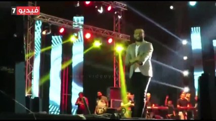 تامر عاشور يطرب طلاب الجامعة الصينية فى أولى فقرات حفلها