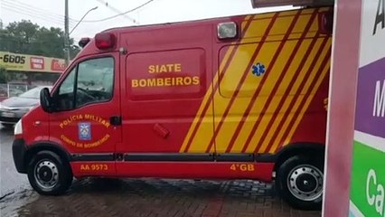 Motociclista fica ferido na Avenida Carlos Gomes