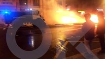 Los Mossos utilizan la tanqueta hídrica por primera vez: apagan las barricadas pero no dispersan a los violentos