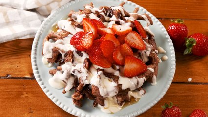 Cinnamon Roll Chaffles = Perfect Keto Breakfast