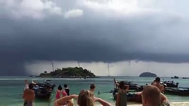 Graban un fenómeno único: 4 trombas marinas surgiendo a la vez en el cielo tailandés