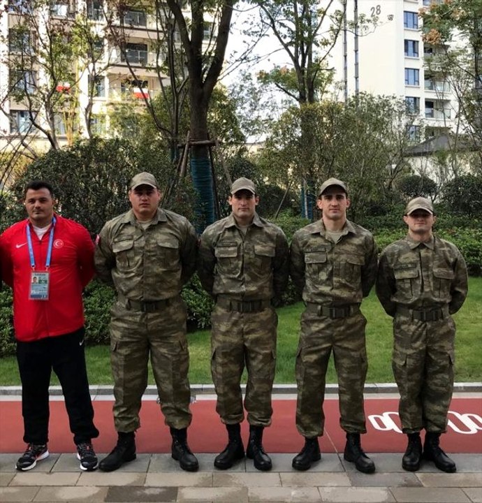 Askeri Olimpiyat Oyunları öncesi Rıza Kayaalp ve Taha Akgül kamuflaj giydi